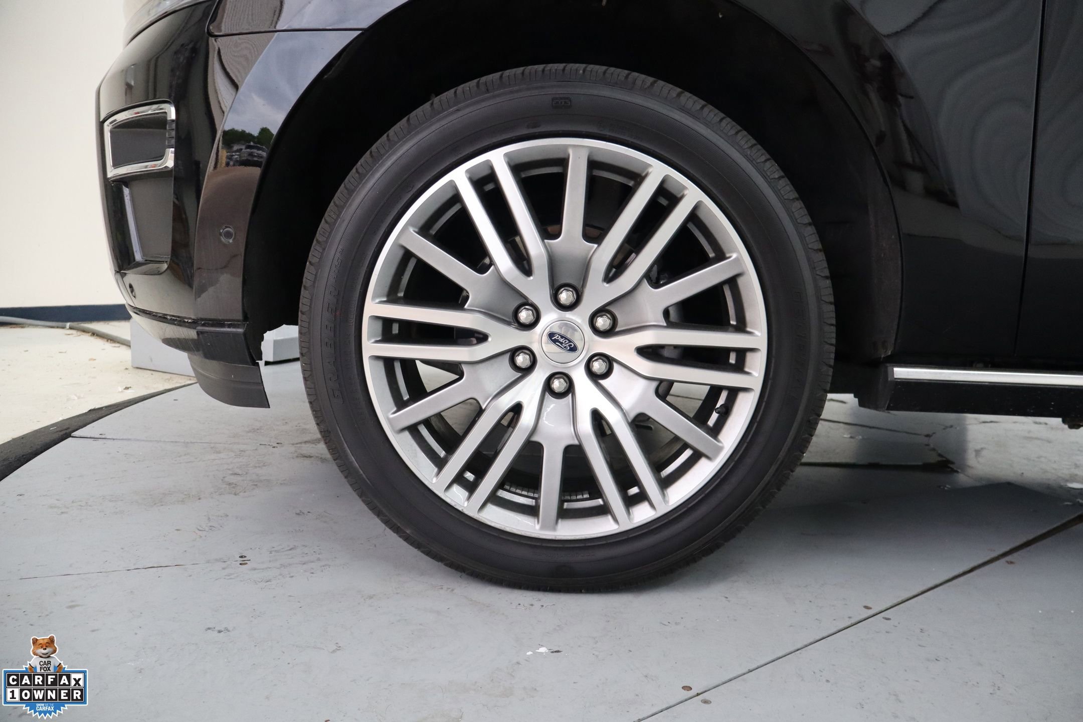 Certified 2024 Ford Expedition Platinum image 12