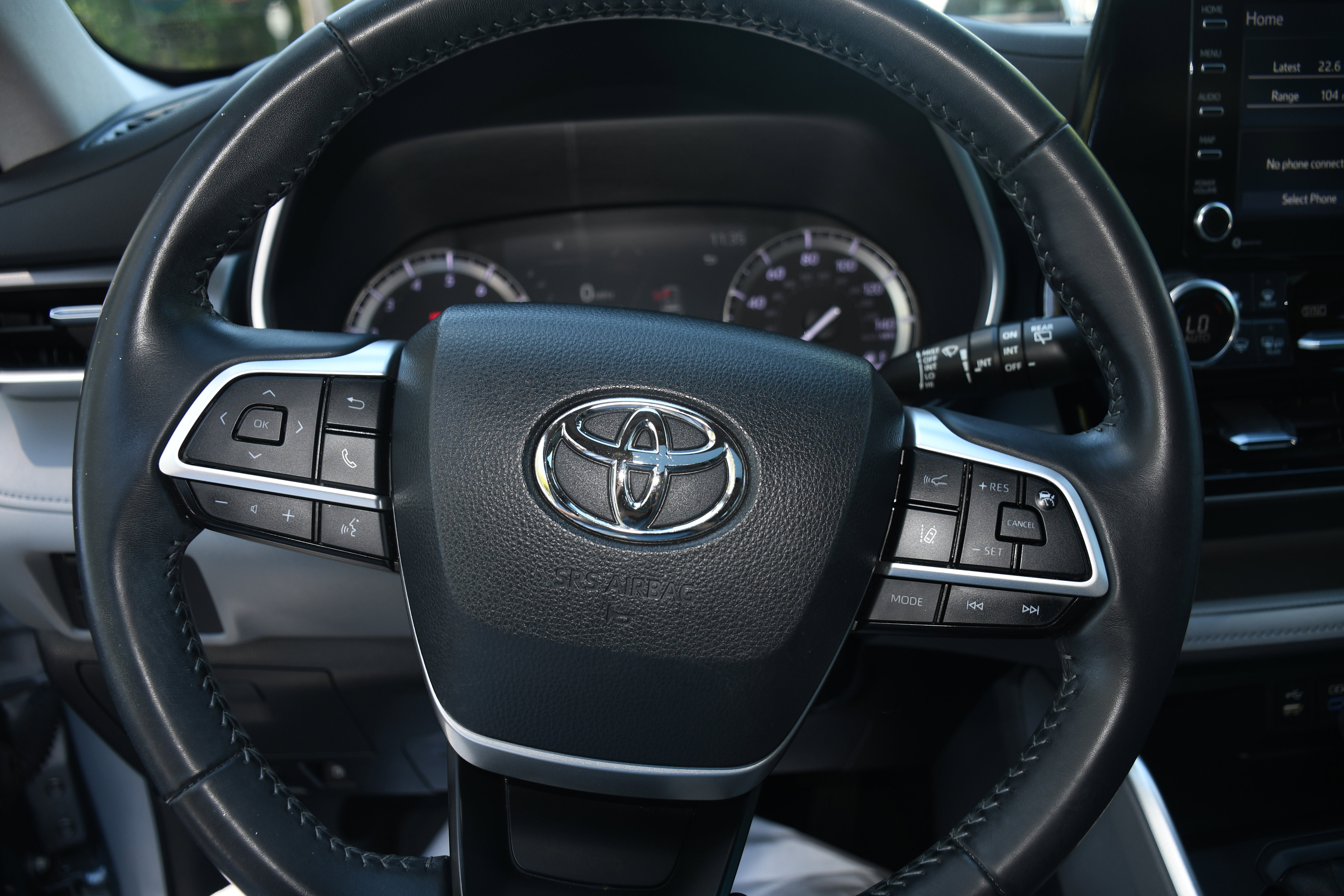 Used 2022 Toyota Highlander XLE image 13