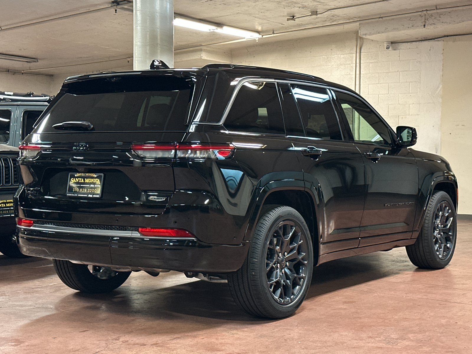New 2026 Jeep Grand Cherokee Summit w/ Obsidian Package AWD/4WD image 5