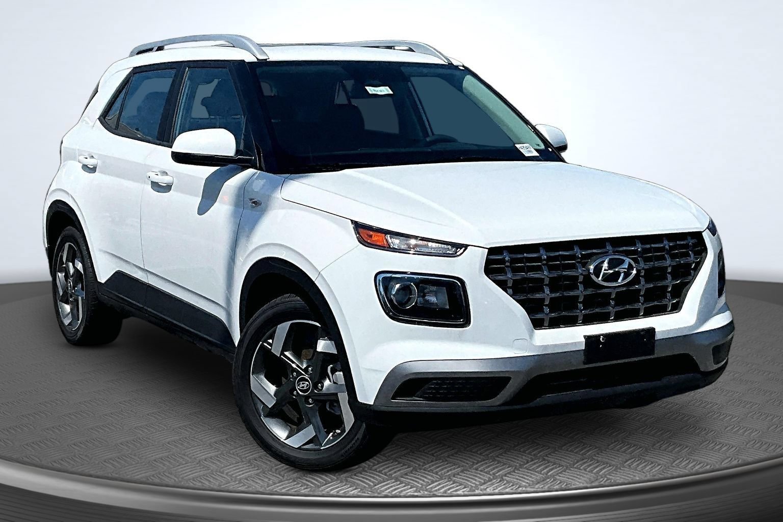 New 2026 Hyundai Venue SEL FWD image 2