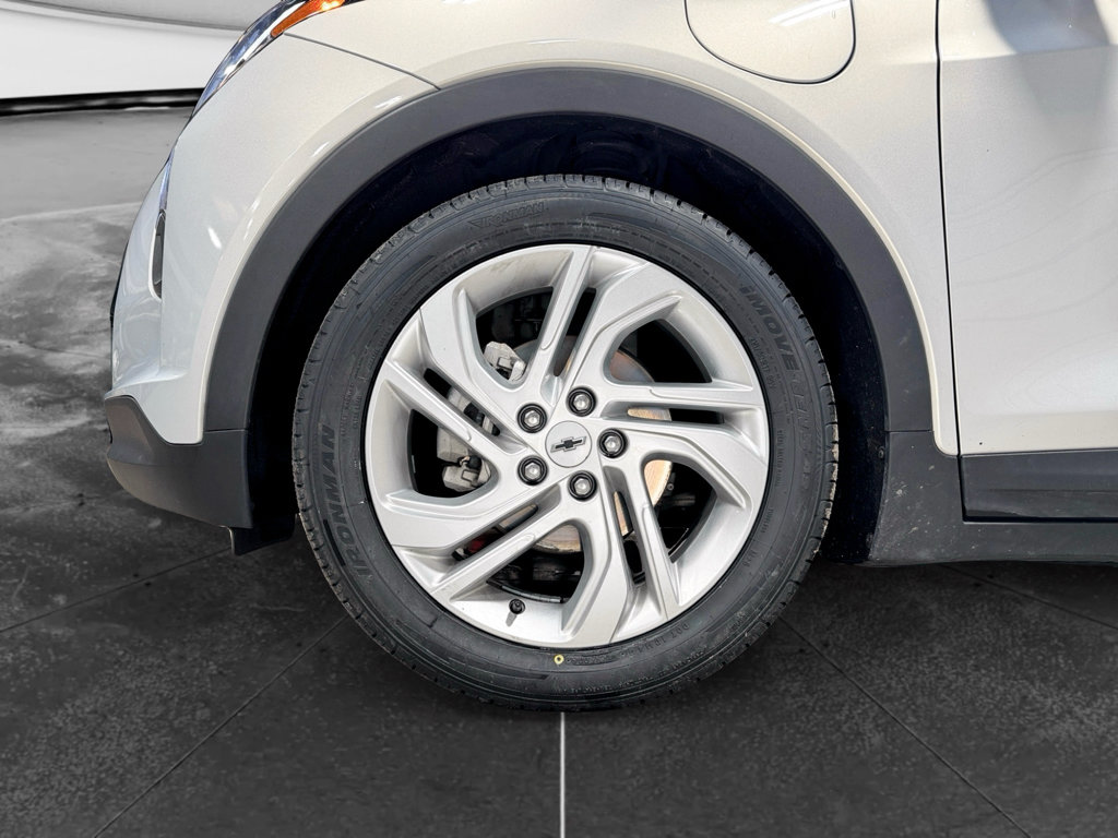 Used 2023 Chevrolet Bolt LT w/ Driver Confidence Package FWD image 29