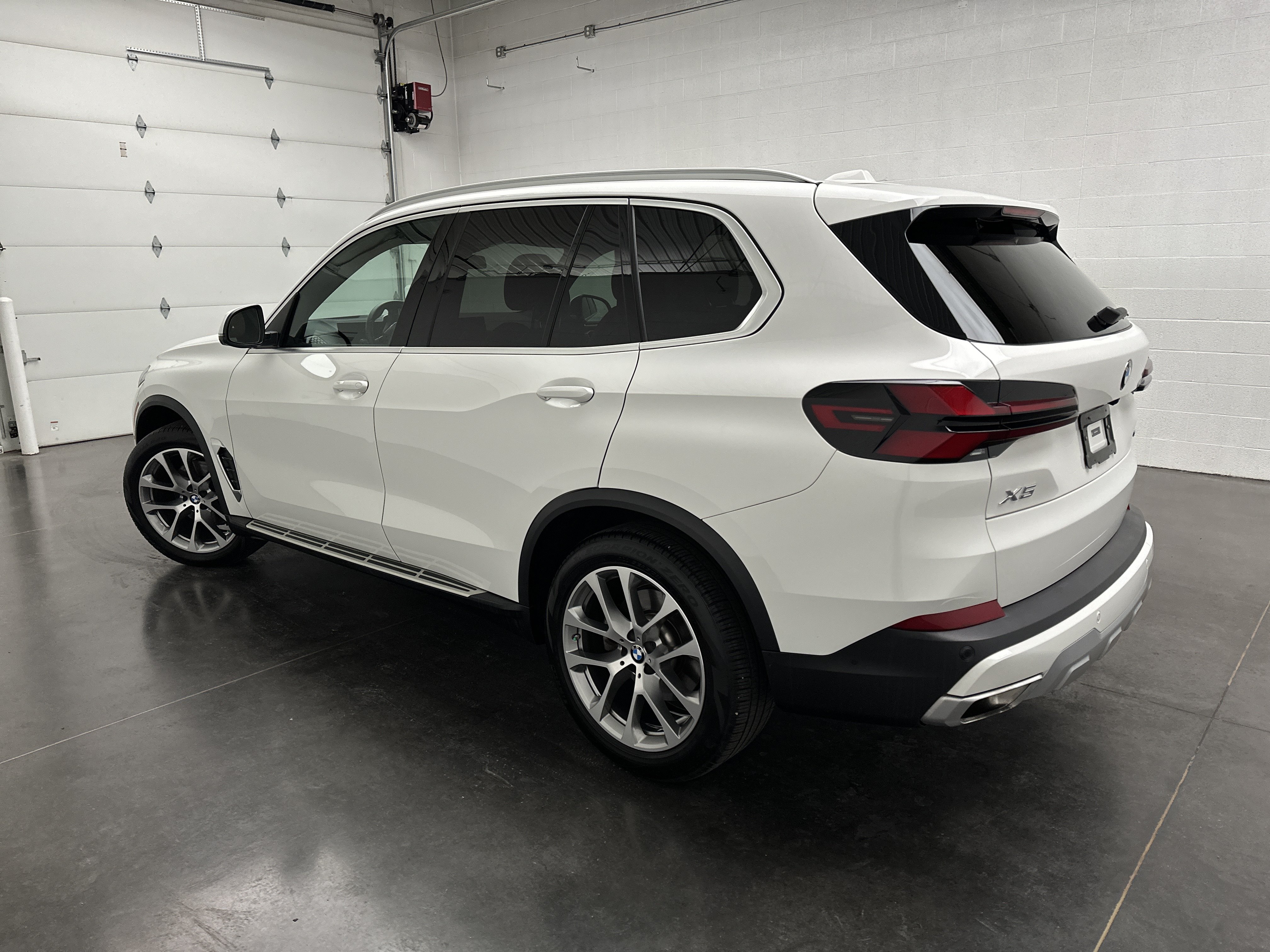 Used 2026 BMW X5 xDrive40i AWD/4WD image 7