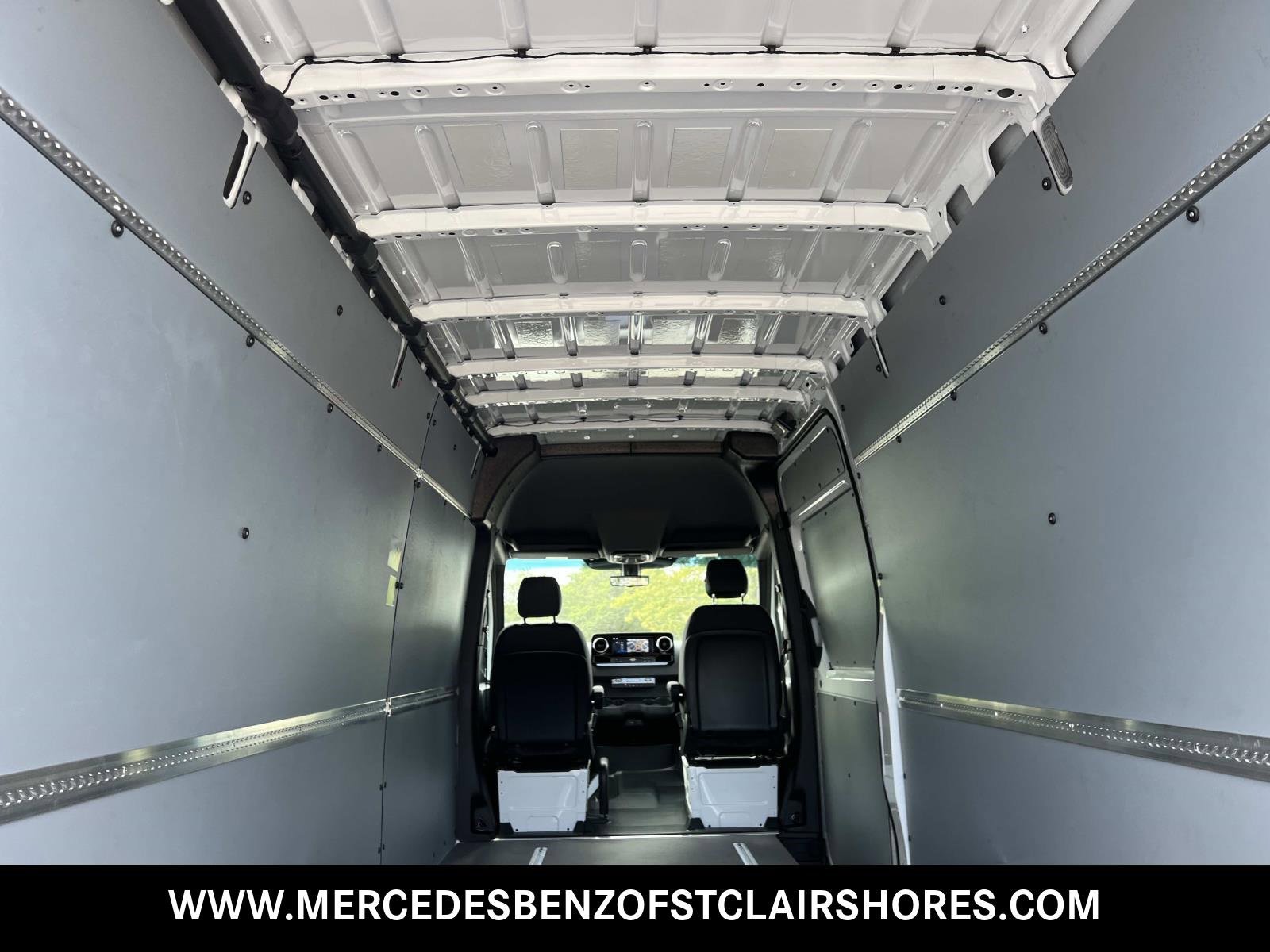 New 2025 Mercedes-Benz Sprinter 2500 image 18