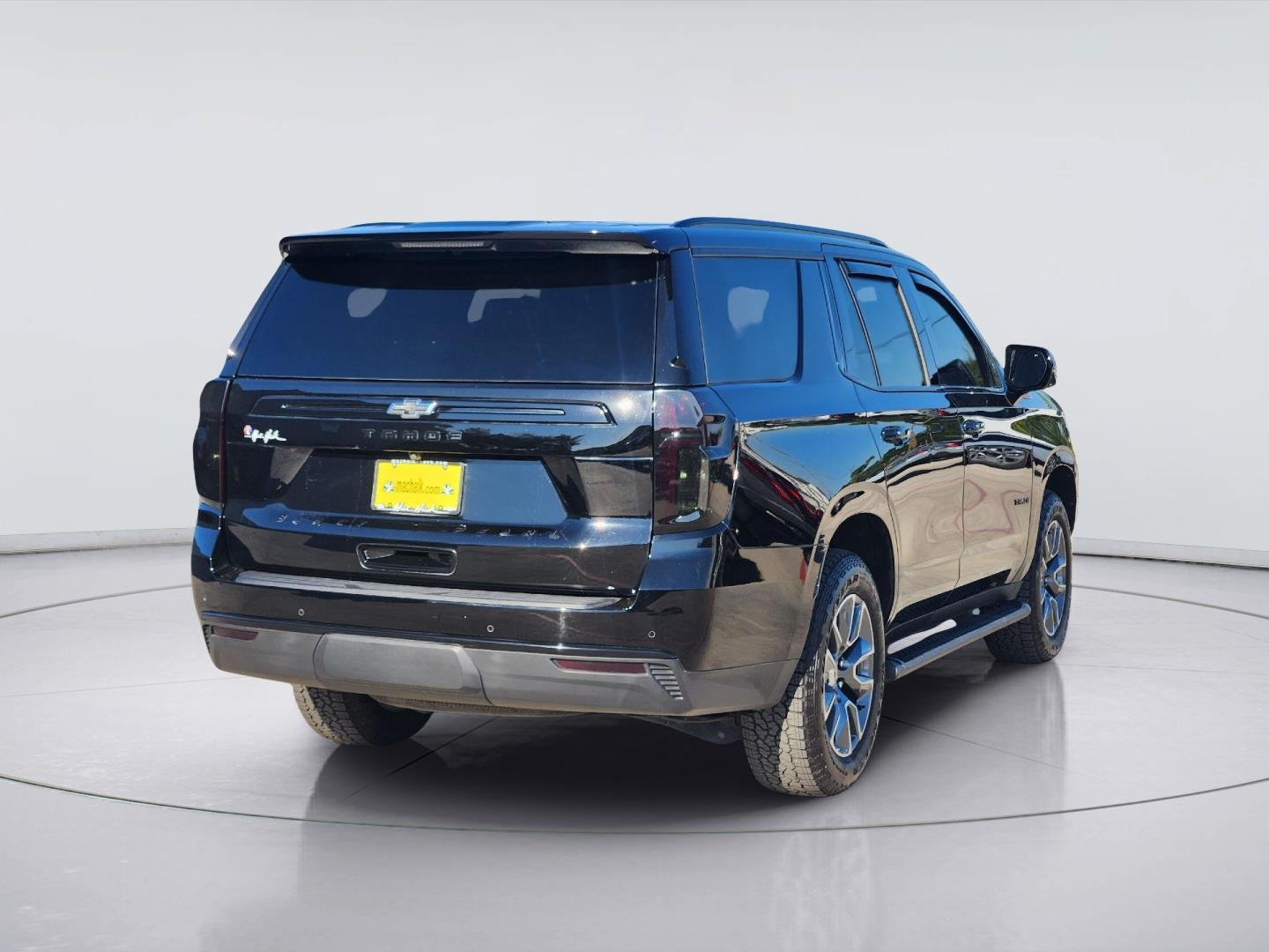 Certified 2023 Chevrolet Tahoe Z71 w/ Luxury Package AWD/4WD image 5