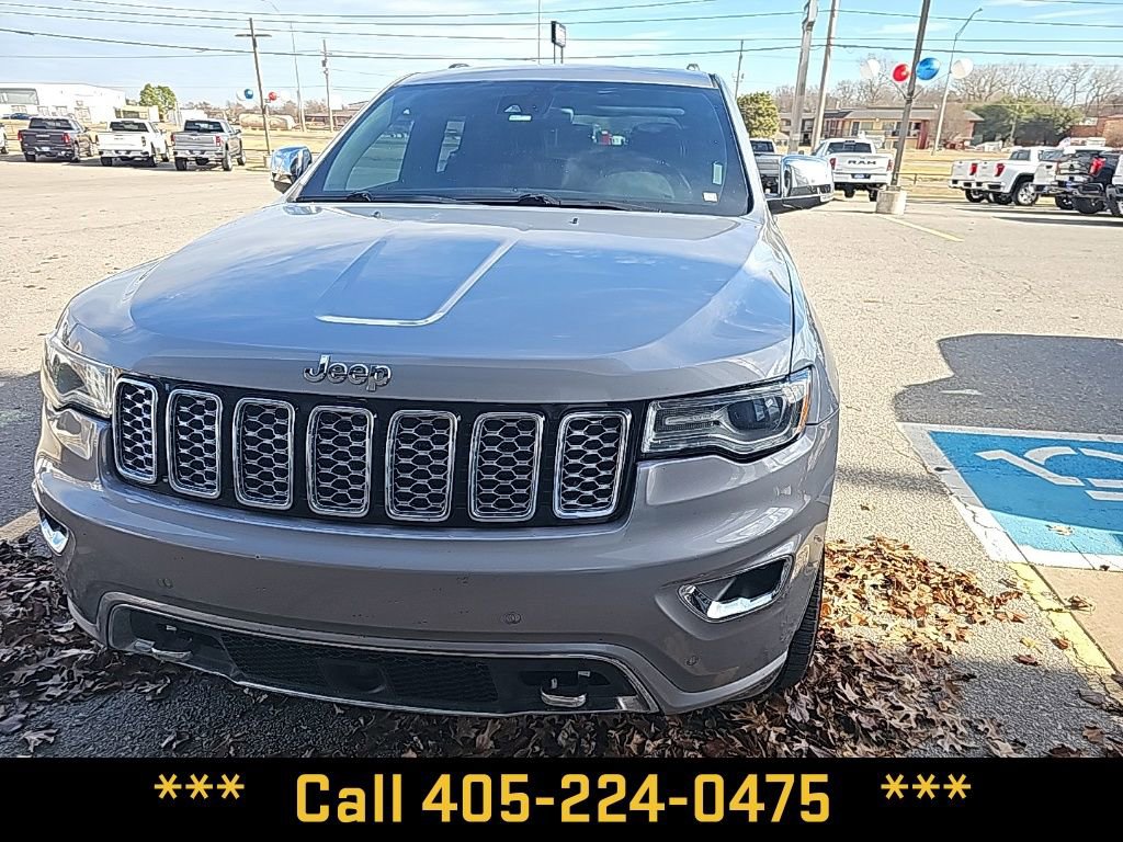 Used 2018 Jeep Grand Cherokee Overland w/ Jeep Active Safety Group image 2