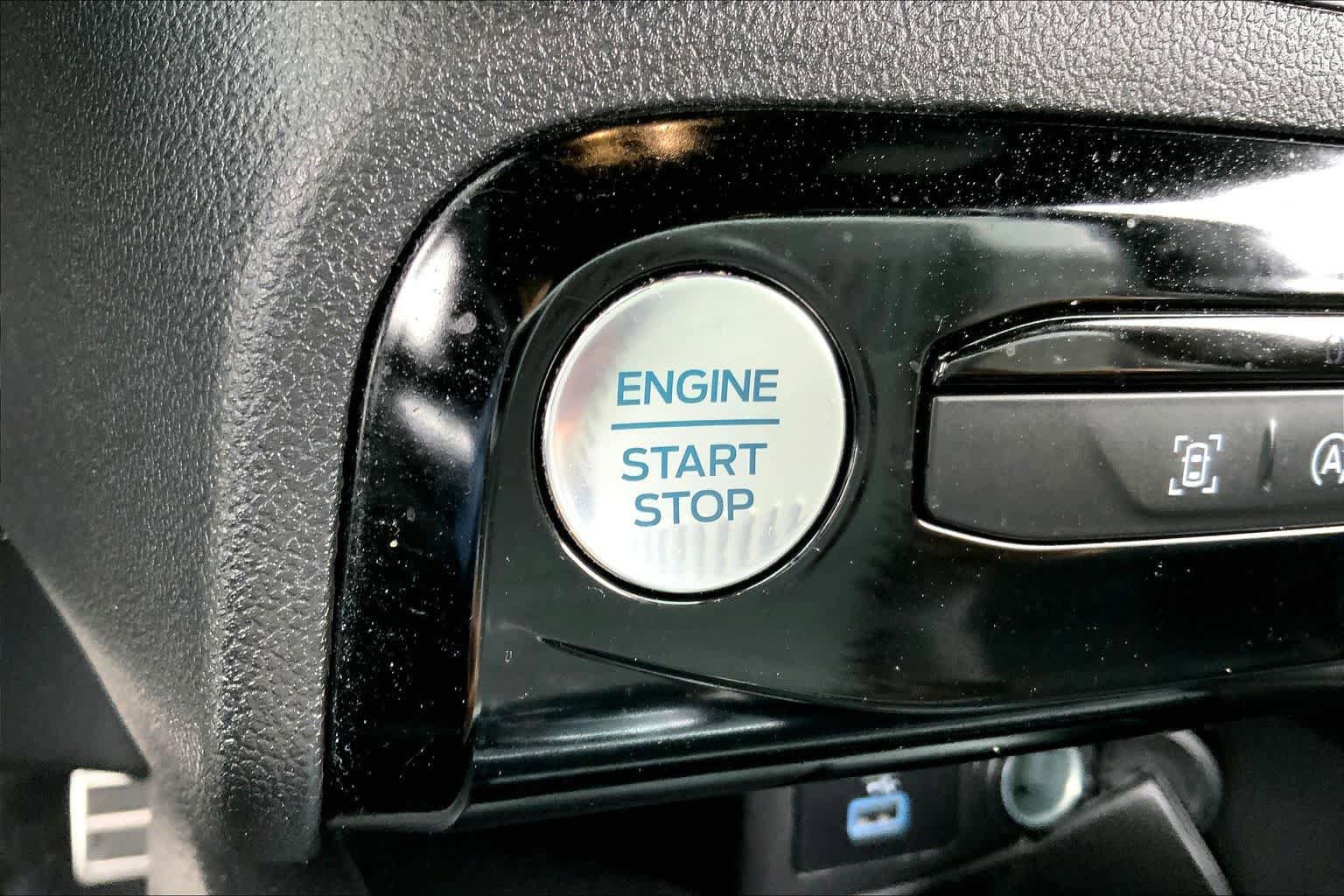 Certified 2023 Ford Escape ST-Line w/ Tech Pack #1 FWD image 31