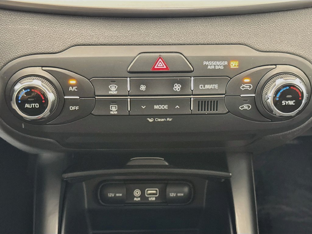 Used 2018 Kia Sorento FWD image 15