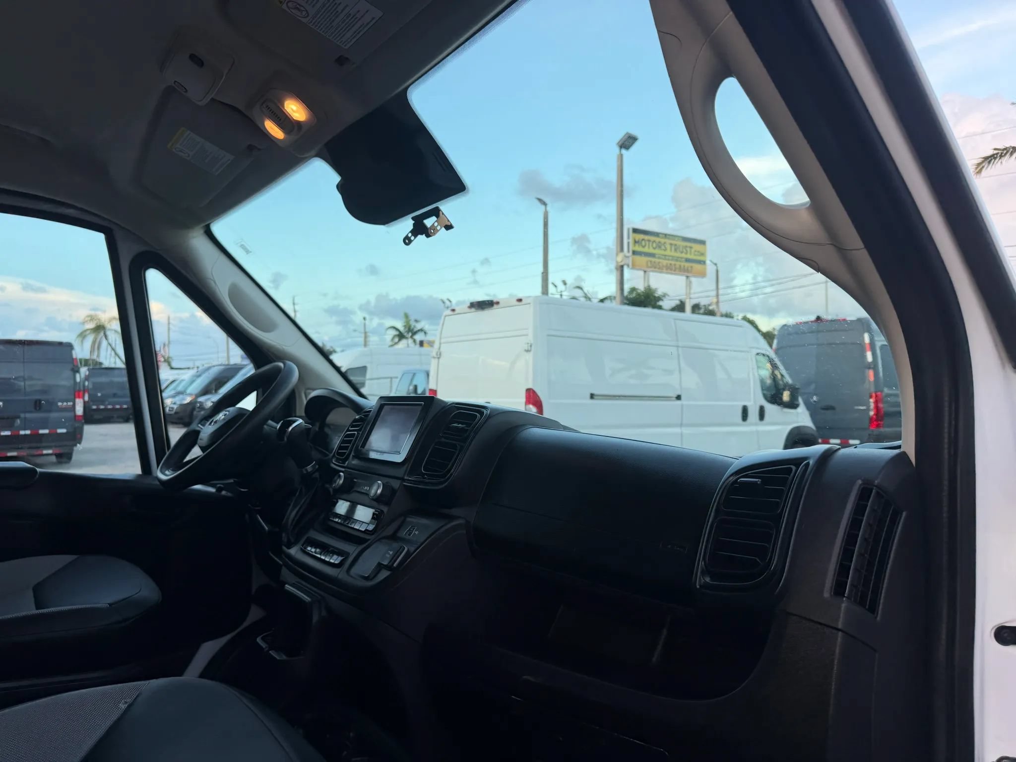 Used 2023 RAM ProMaster 2500 159 High Roof FWD image 17