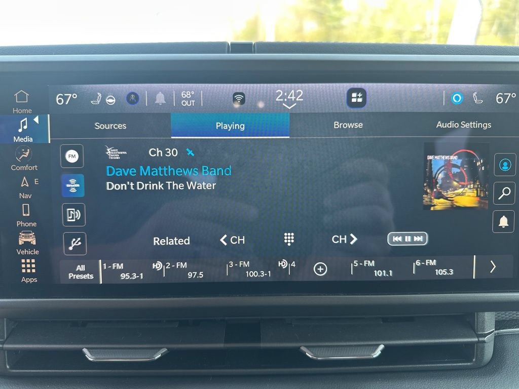 Used 2024 Jeep Gladiator Mojave w/ Technology Group AWD/4WD image 27