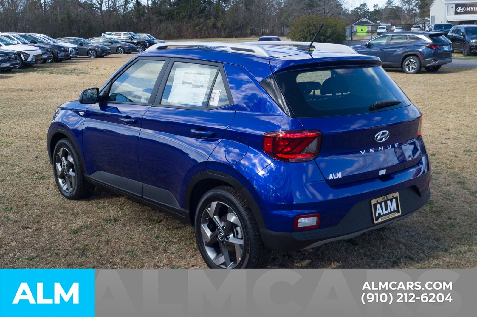 Used 2025 Hyundai Venue Limited image 9