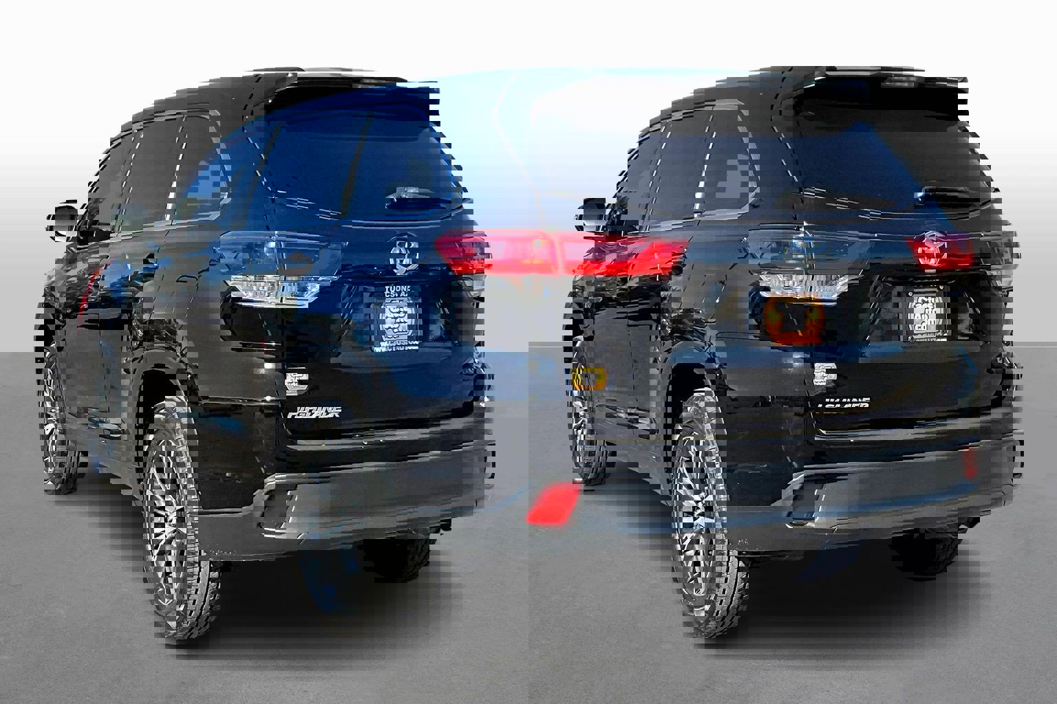 Used 2019 Toyota Highlander LE image 11