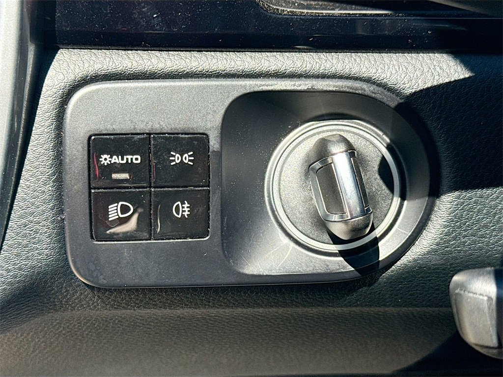 Used 2019 Porsche Cayenne Base w/ Premium Package image 11