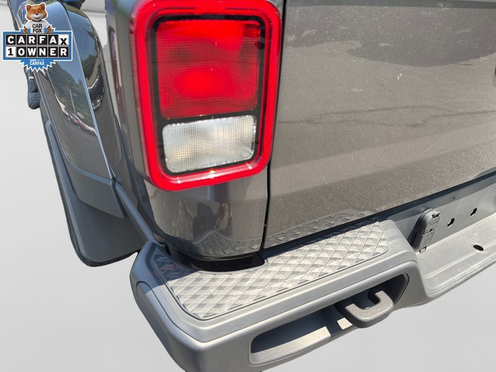 Used 2025 Jeep Gladiator Sport AWD/4WD image 19