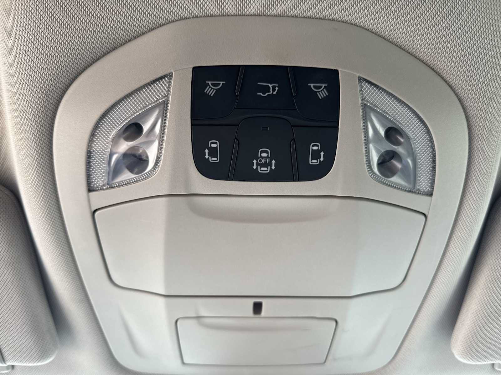 Used 2024 Chrysler Pacifica Touring-L FWD image 38