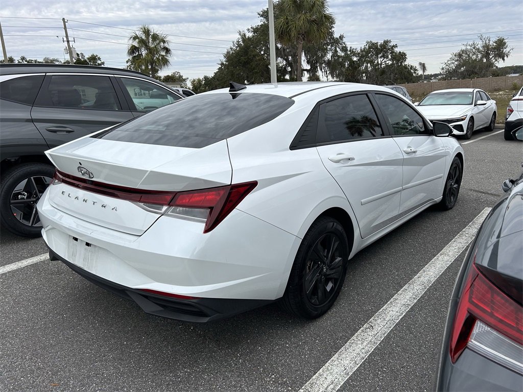 Used 2022 Hyundai Elantra SEL w/ Cargo Package image 7