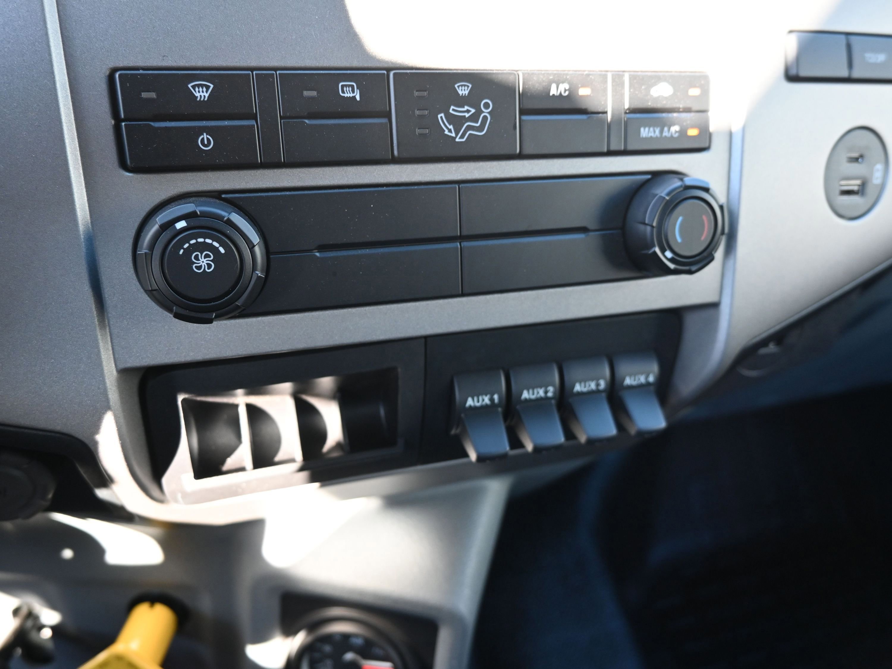 New 2026 Ford F750 2WD SuperCab Super Duty image 22