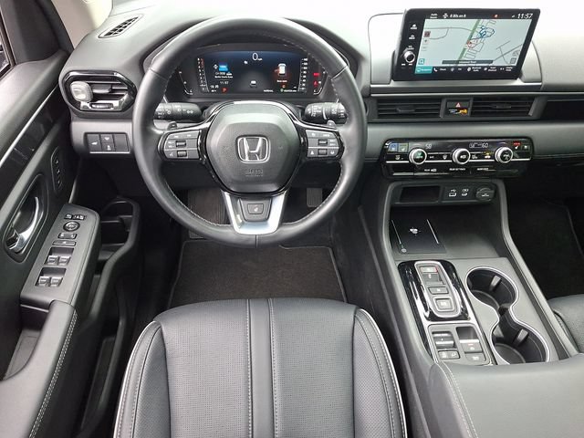 Certified 2025 Honda Pilot Elite image 13