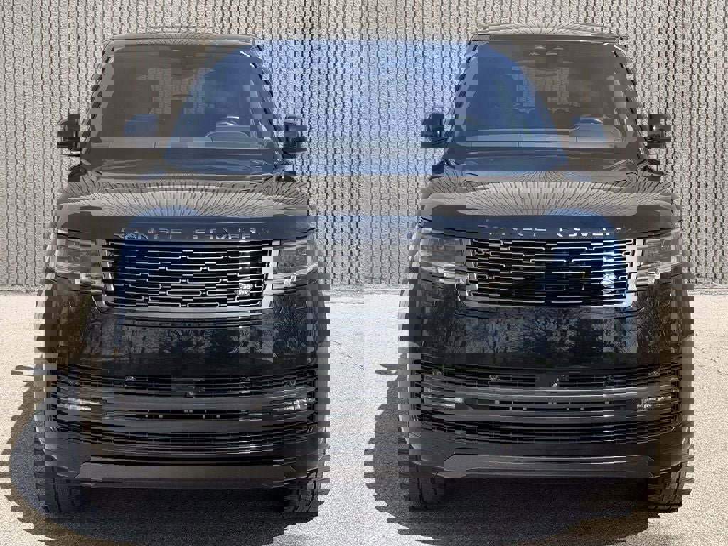 Used 2023 Land Rover Range Rover SE AWD/4WD image 3