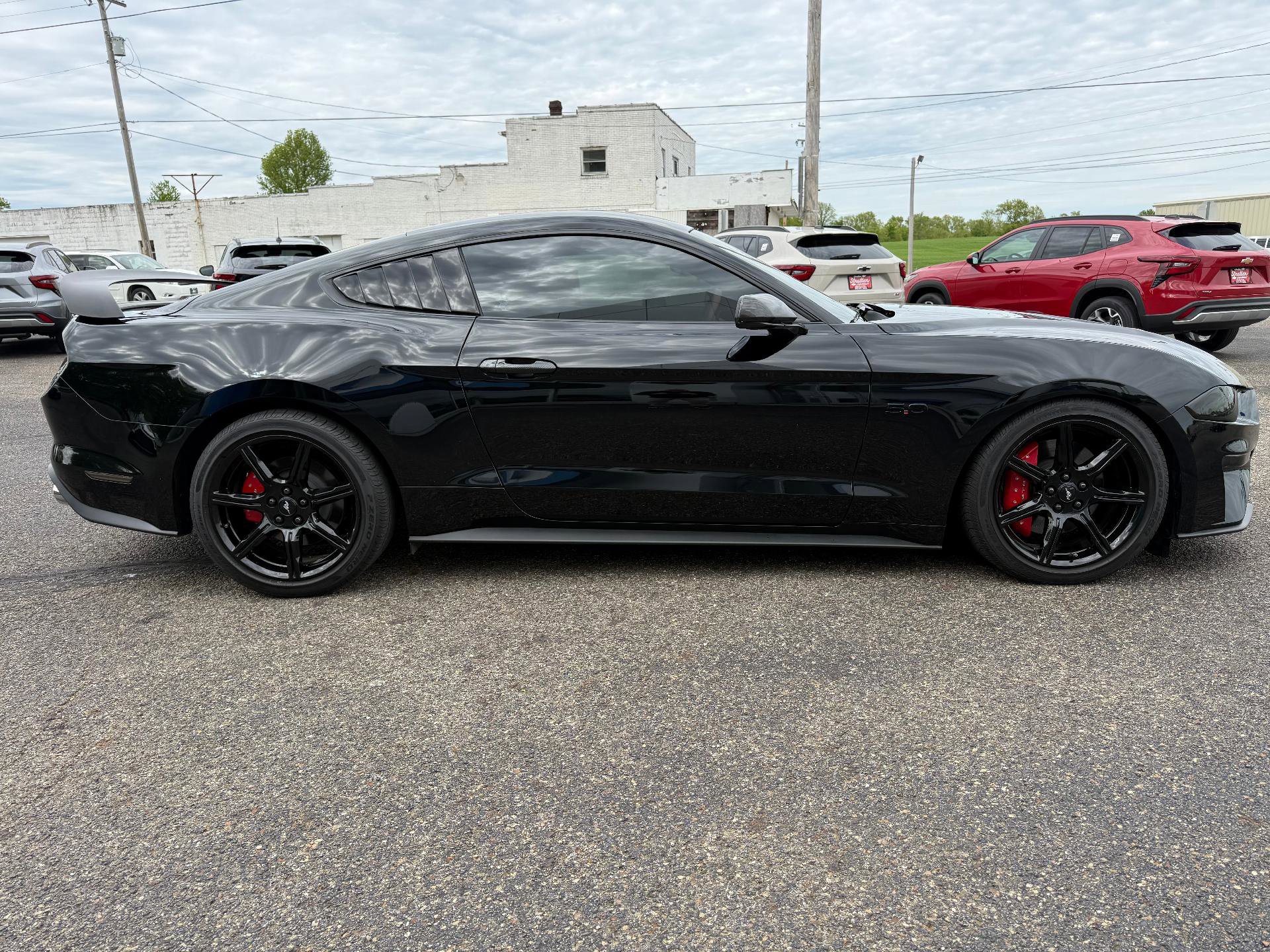 Used 2019 Ford Mustang GT Premium w/ Equipment Group 401A RWD image 6