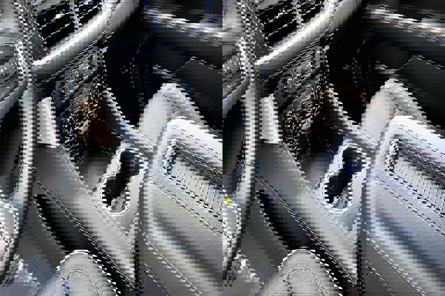 Used 2023 Chevrolet Suburban Premier image 16