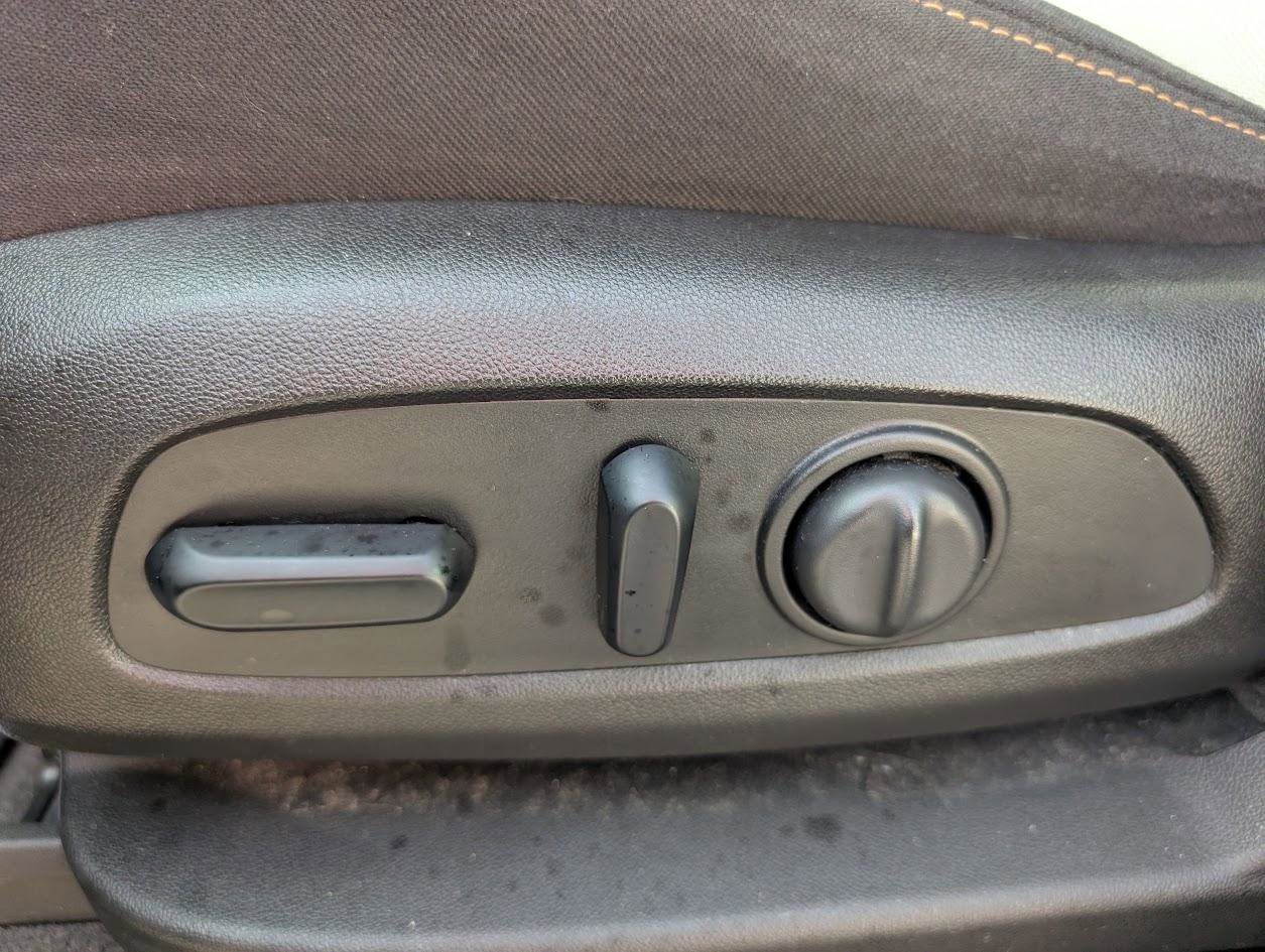 Used 2019 Chevrolet Traverse LT w/ LPO, Floor Liner Package image 38