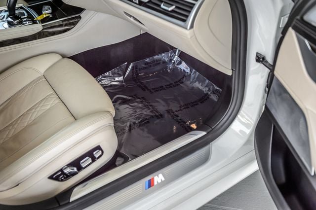 Used 2018 BMW 740i xDrive AWD/4WD image 27