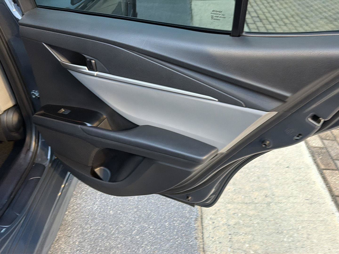 Used 2025 Toyota Camry SE w/ Multimedia Upgrade Package FWD image 15