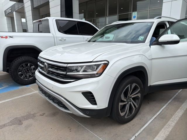 Used 2023 Volkswagen Atlas SEL AWD/4WD image 2