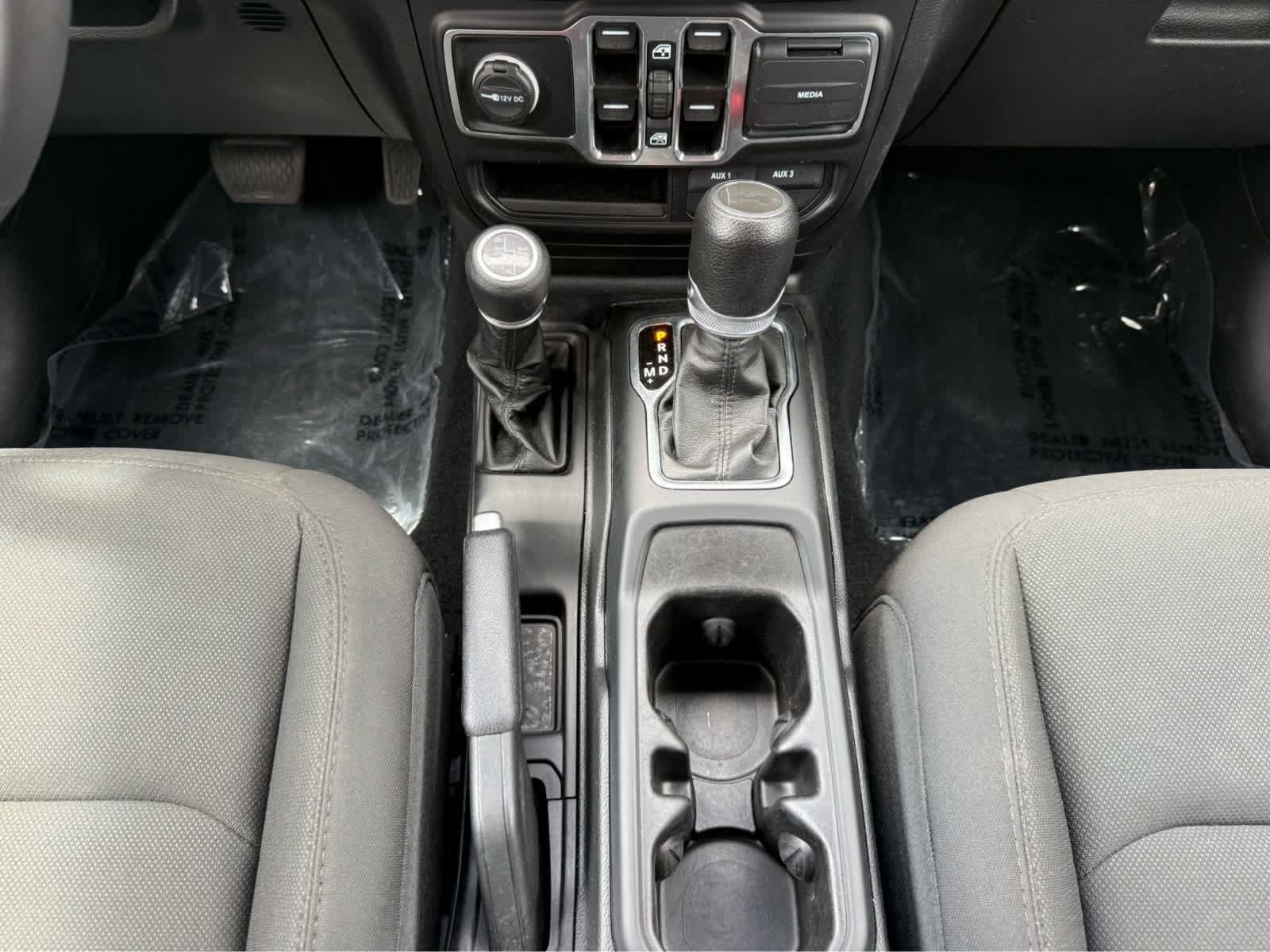 Used 2023 Jeep Wrangler Unlimited w/ Sun & Screen Package AWD/4WD image 27
