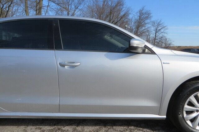 Used 2014 Volkswagen Passat 1.8T Wolfsburg Edition image 21