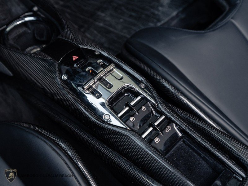 Used 2023 Ferrari 296 GTS RWD image 30