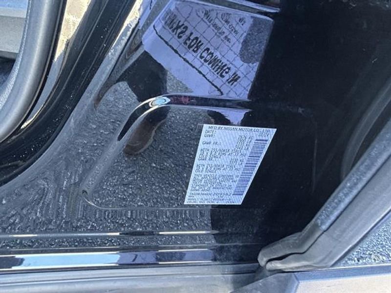 Used 2025 Nissan Pathfinder SV image 29