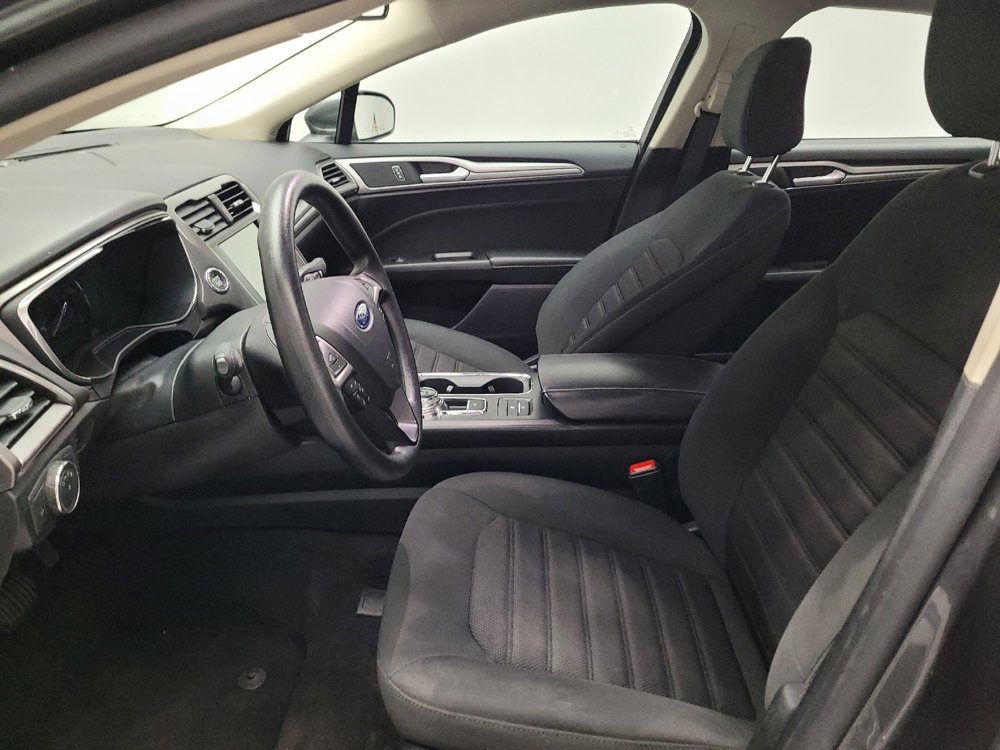 Used 2020 Ford Fusion SE FWD image 17