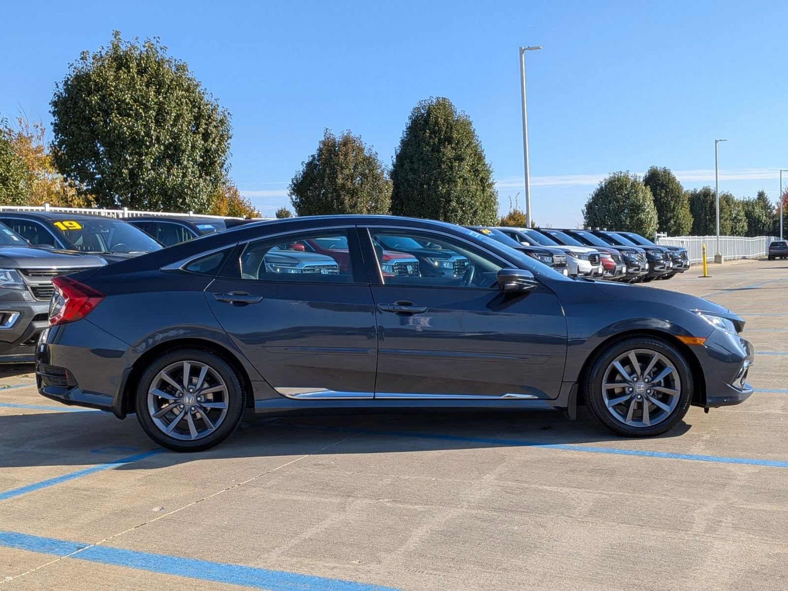 Used 2019 Honda Civic EX image 5