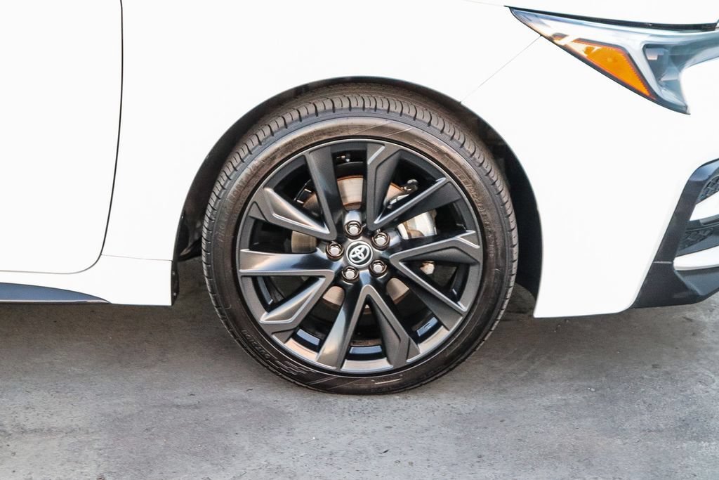 Used 2023 Toyota Corolla SE w/ SE Premium Package FWD image 11