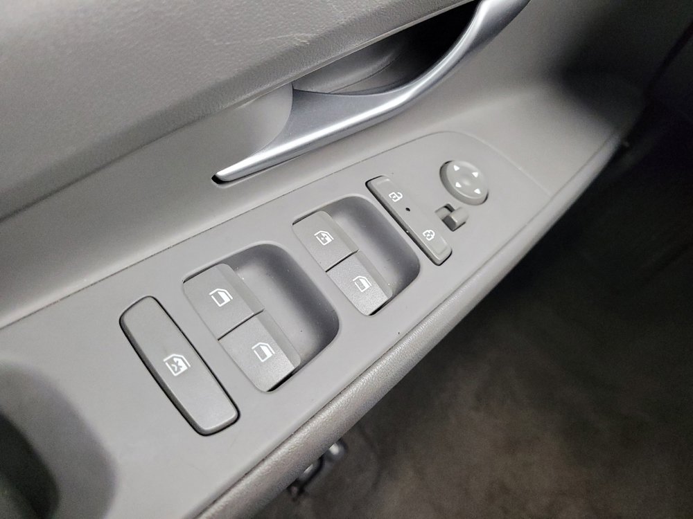 Used 2024 Hyundai Elantra SEL FWD image 27