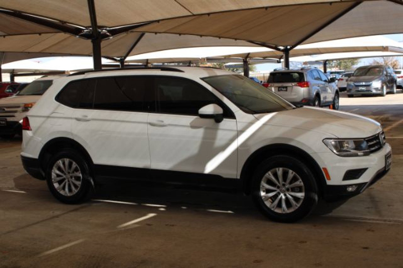 Used 2018 Volkswagen Tiguan S w/ Front Fog Lights Package image 13