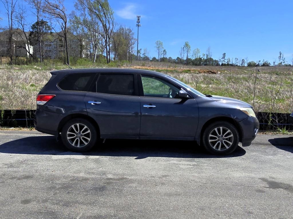 Used 2014 Nissan Pathfinder S image 2