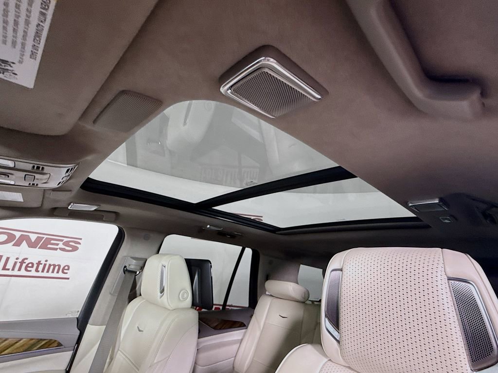 Used 2021 Cadillac Escalade Premium Luxury Platinum image 11