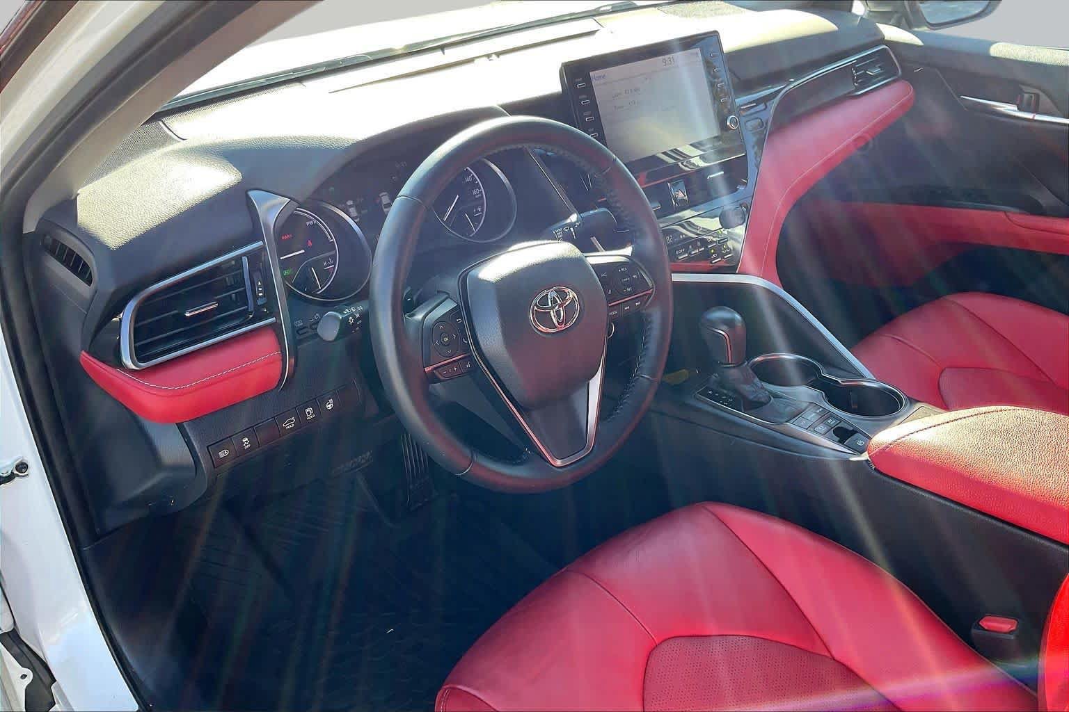 Used 2021 Toyota Camry XSE w/ Cold Weather Package FWD image 17