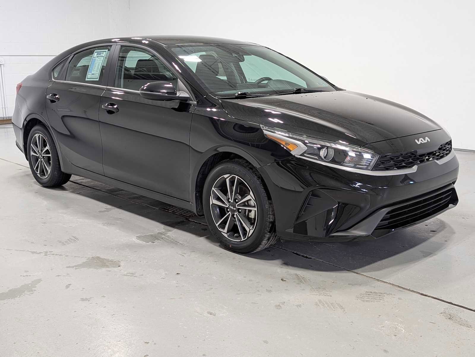 Used 2024 Kia Forte LXS w/ LXS Technology Package image 7