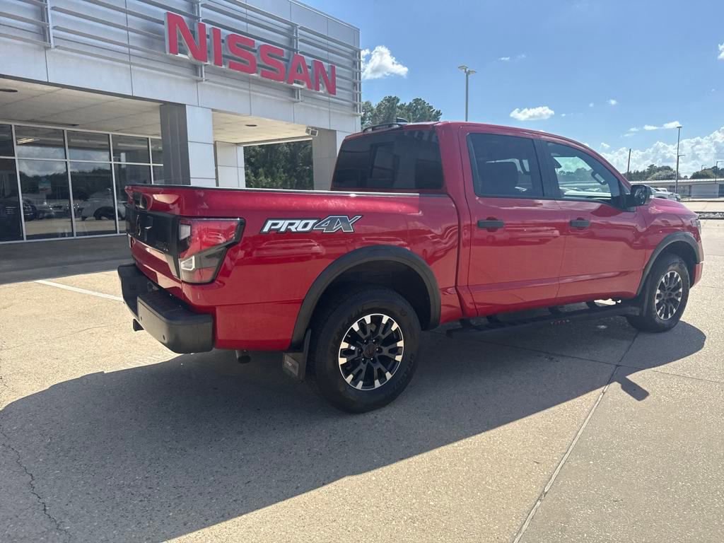 Used 2023 Nissan Titan PRO-4X w/ Pro-4x Convenience Package image 10
