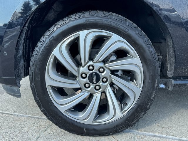 Used 2022 Lincoln Navigator L Reserve image 13