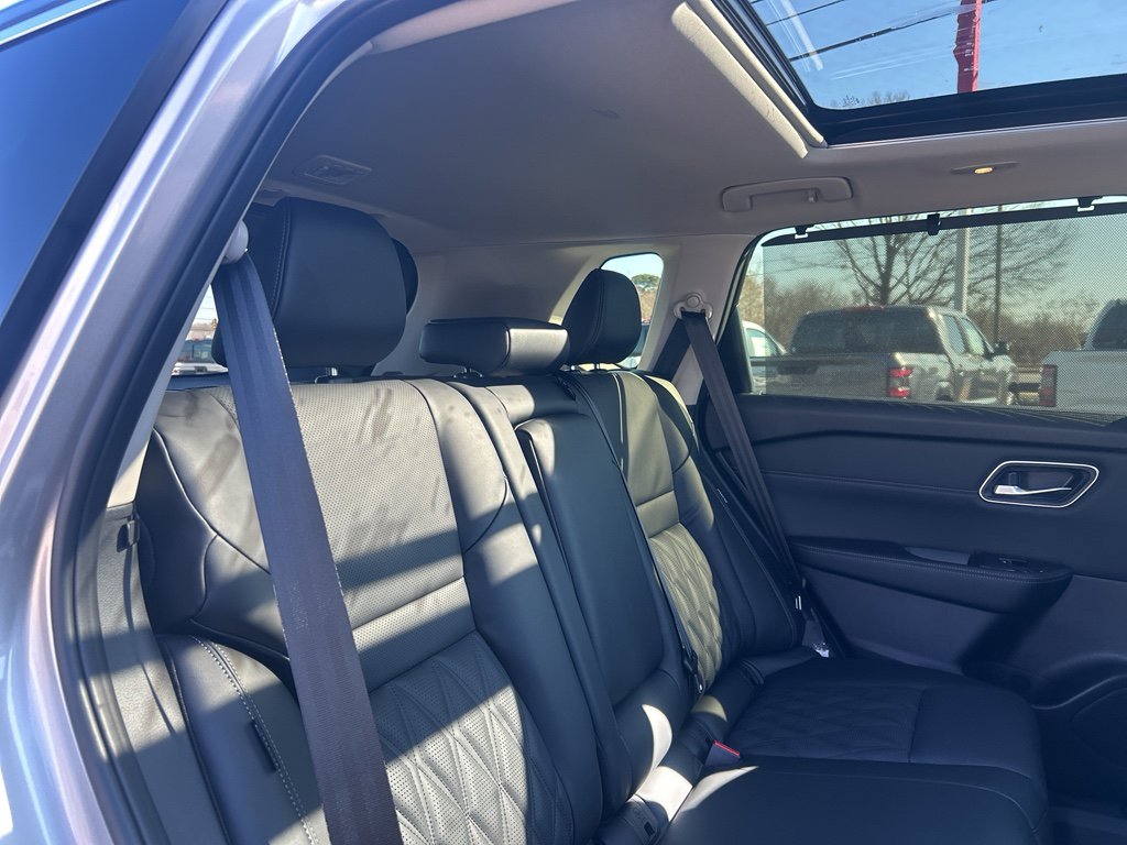 New 2026 Nissan Rogue Platinum image 15