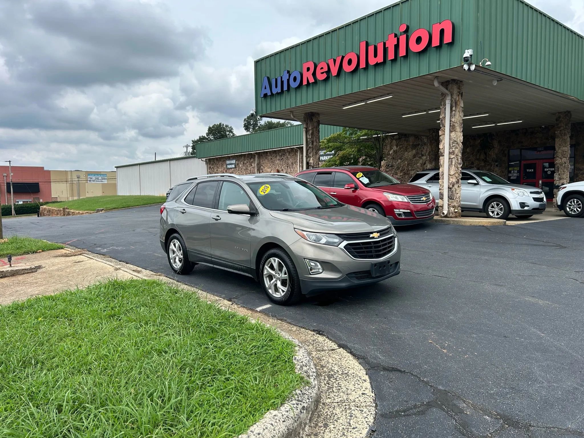 Used 2018 Chevrolet Equinox LT image 1