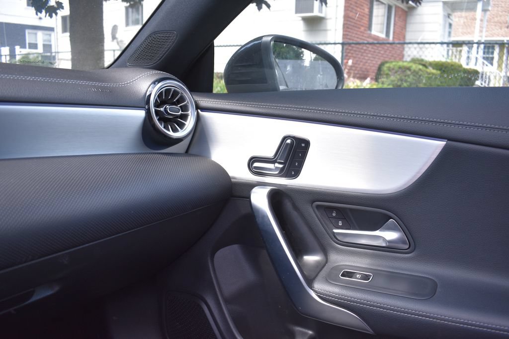 Used 2025 Mercedes-Benz CLA 250 image 18