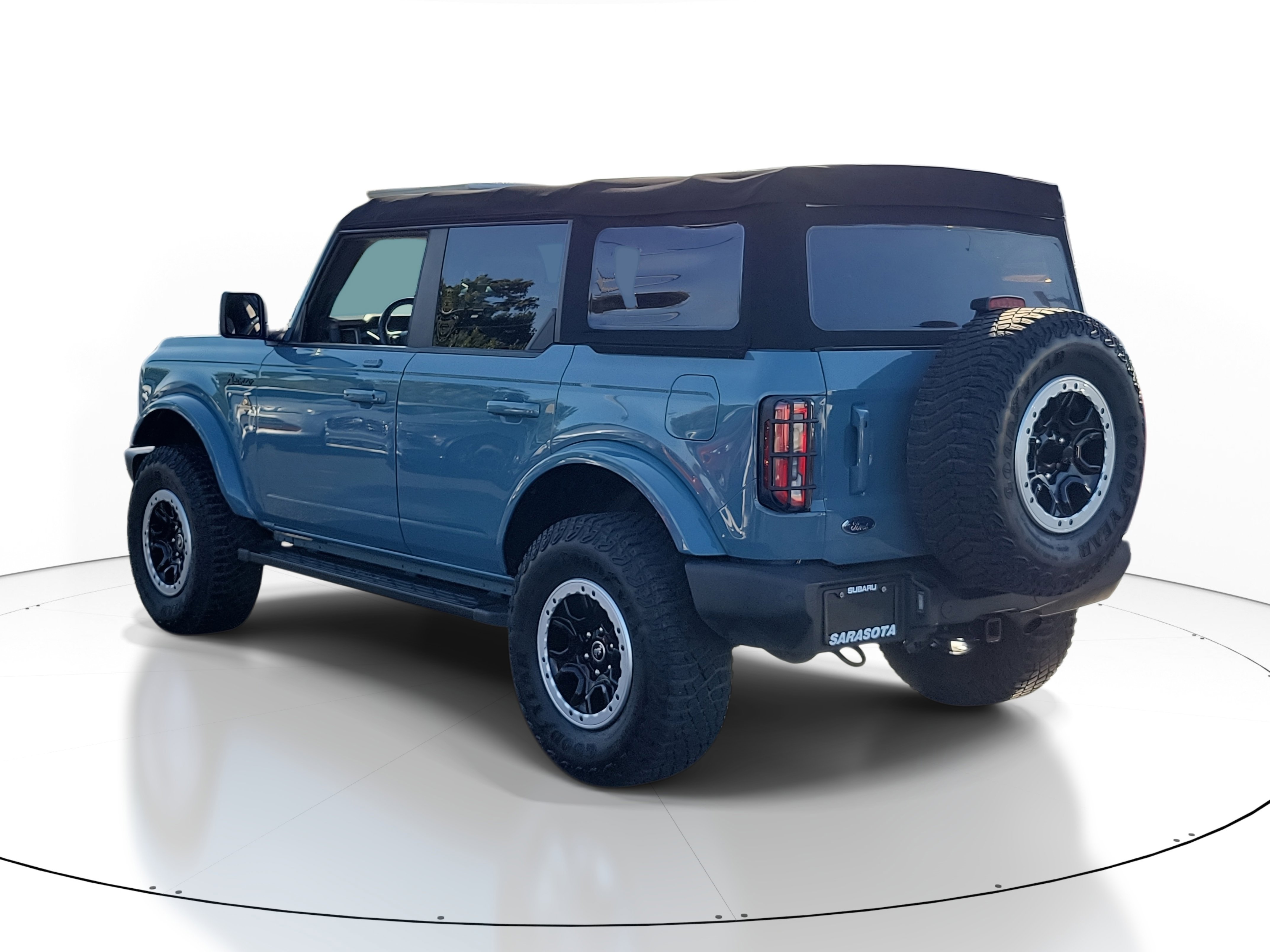 Used 2023 Ford Bronco Outer Banks image 4