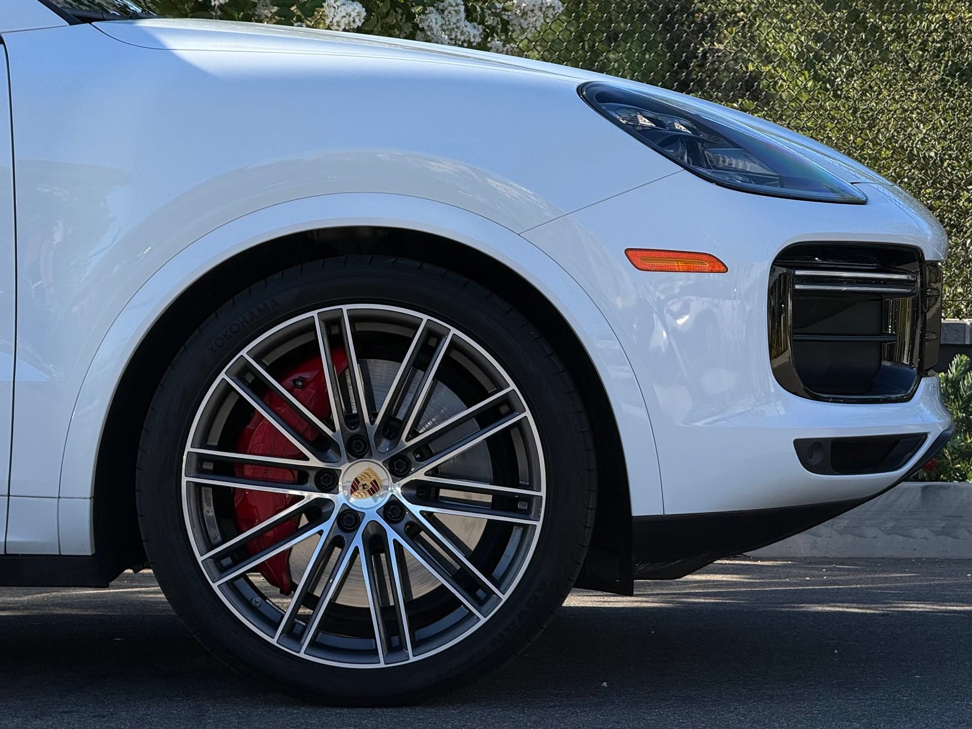 Used 2023 Porsche Cayenne Turbo AWD/4WD image 12