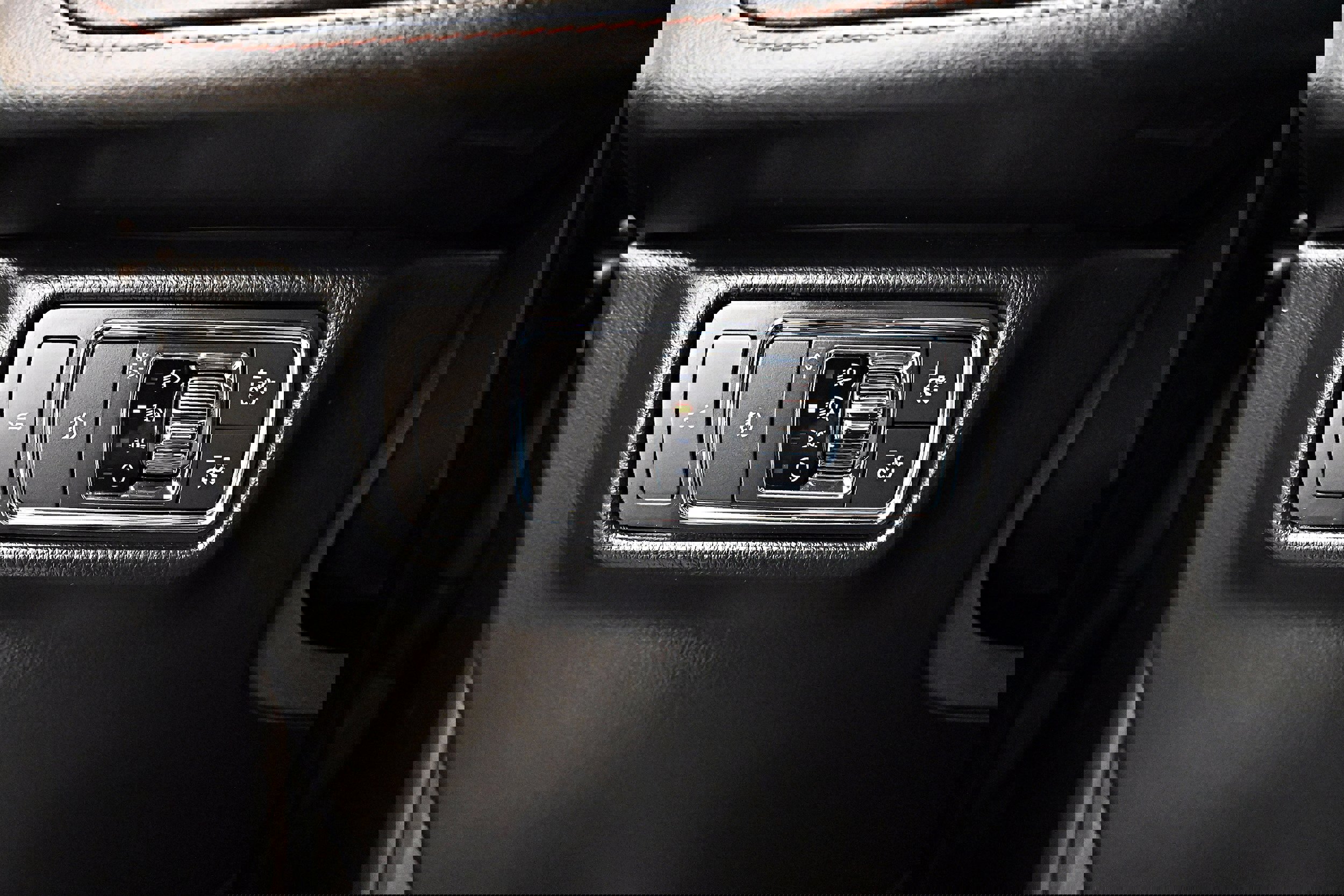 Used 2020 Lincoln Aviator Reserve w/ Equipment Group 201A image 9