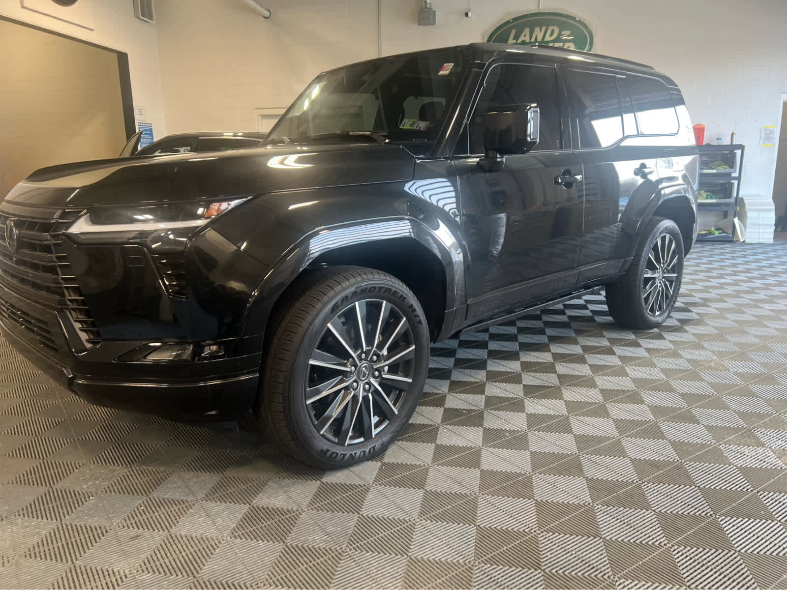 Used 2025 Lexus GX 550 w/ Cold Area Package image 2